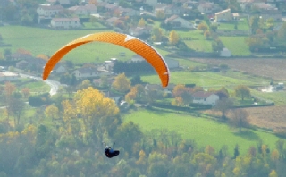  Paragliding above the Puy de Dome 